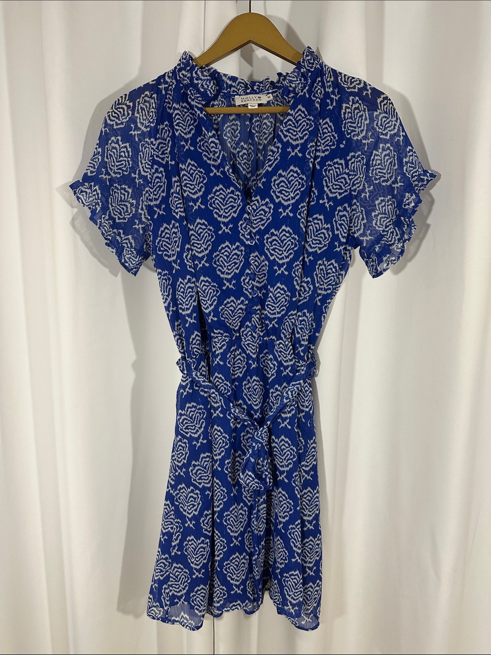Molly Bracken Blue White Belted Dress Size M Ruffle Sleeve Fit & Flare Summer